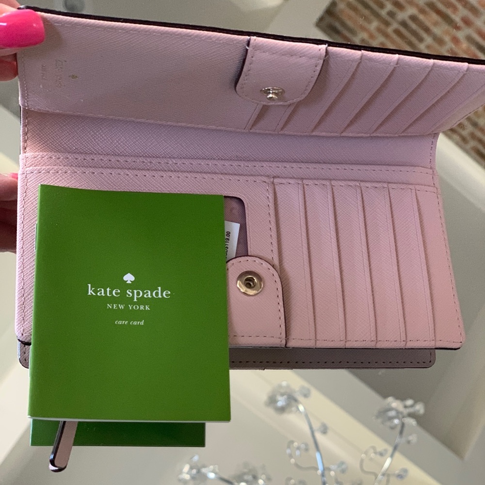 Kate Spade Wallet - Picture 5 of 5